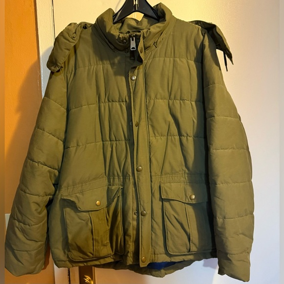 Men’s Gap Olive Green Puffer Jacket. Size XXL Worn Twice